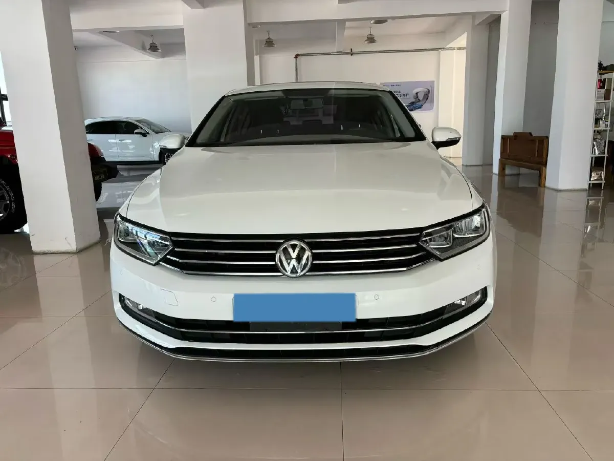 2018 Volkswagen Magotan 1.8T 180HP L4 7DCT,autocango,china used car exporter,china ev exporter,chinese used car exporter,chinese used ev exporter