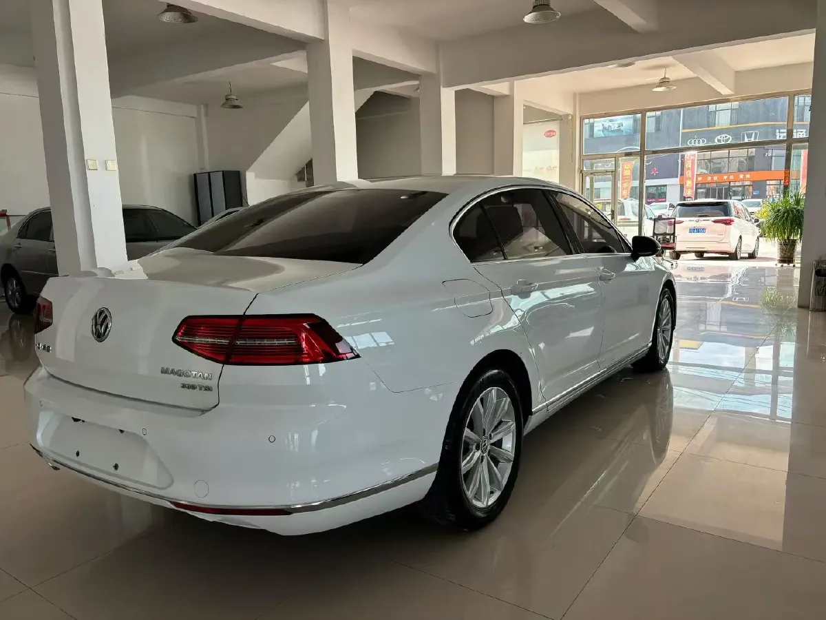 2018 Volkswagen Magotan 1.8T 180HP L4 7DCT,autocango,china used car exporter,china ev exporter,chinese used car exporter,chinese used ev exporter