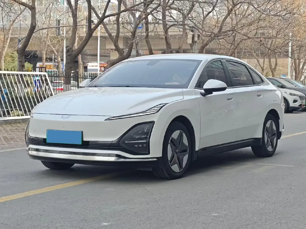 2024 WuLing E5 BEV 41.9KWH,autocango,china used car exporter,china ev exporter,chinese used car exporter,chinese used ev exporter