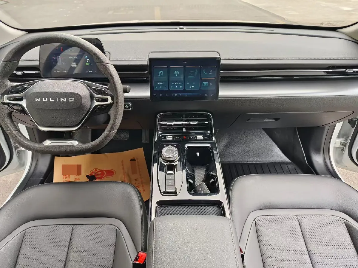 2024 WuLing E5 BEV 41.9KWH,autocango,china used car exporter,china ev exporter,chinese used car exporter,chinese used ev exporter