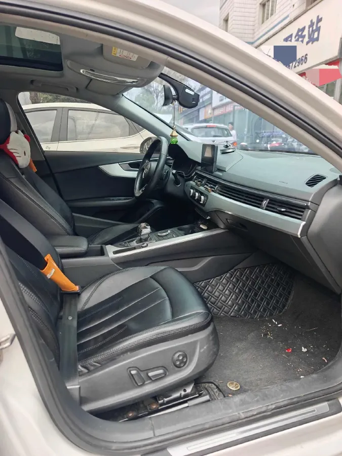 2019 Audi A4L 2.0T 190HP L4 7DCT,autocango,china used car exporter,china ev exporter,chinese used car exporter,chinese used ev exporter