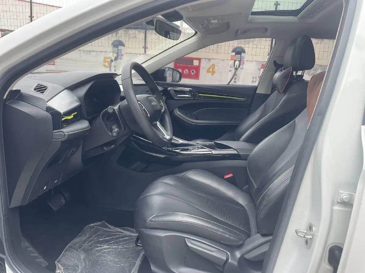 2021 Roewe i5 1.5L 120HP L4 CVT,autocango,china used car exporter,china ev exporter,chinese used car exporter,chinese used ev exporter