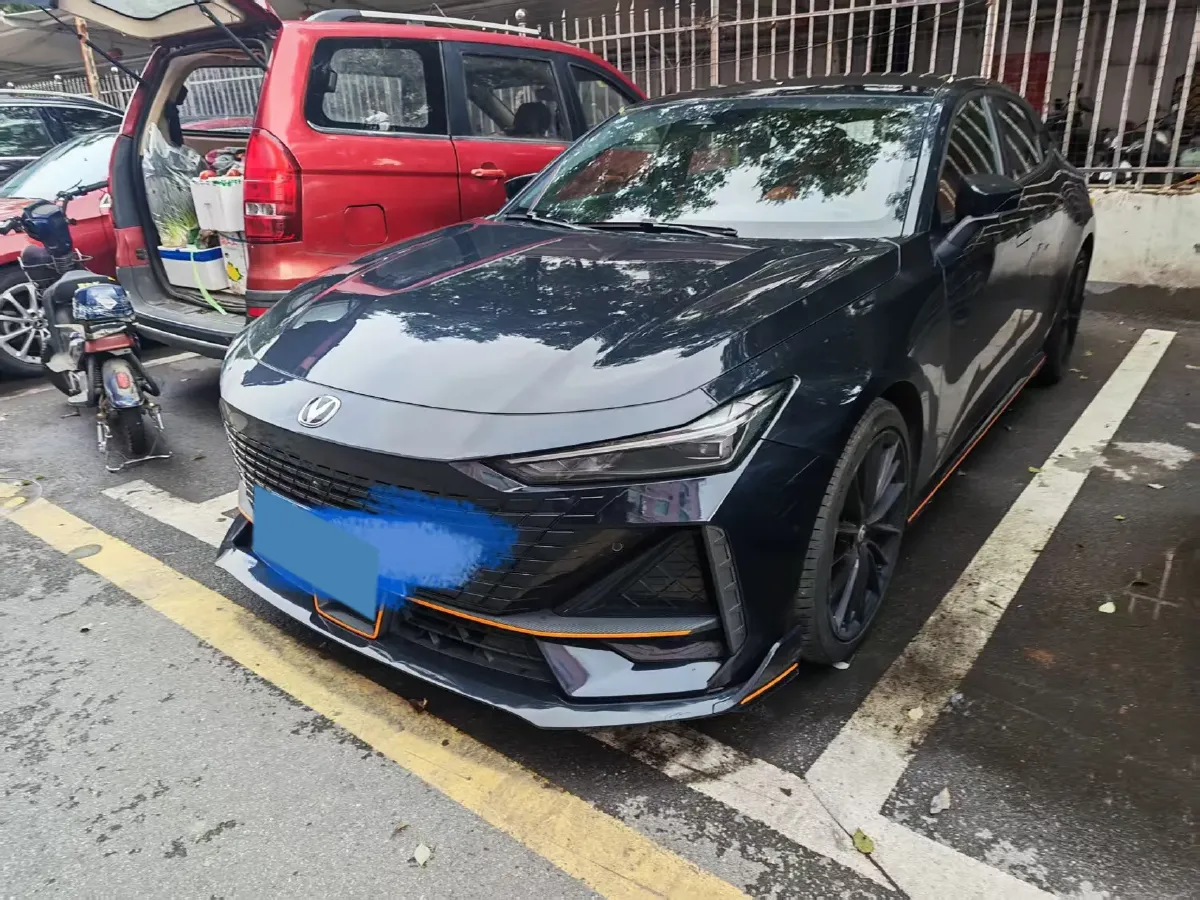 2023 ChangAn UNI-V 1.5T 188HP L4 7DCT,autocango,china used car exporter,china ev exporter,chinese used car exporter,chinese used ev exporter