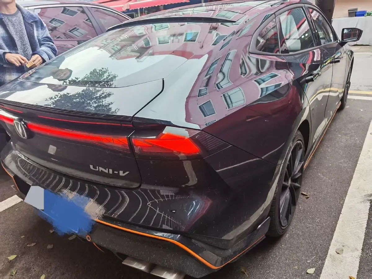 2023 ChangAn UNI-V 1.5T 188HP L4 7DCT,autocango,china used car exporter,china ev exporter,chinese used car exporter,chinese used ev exporter