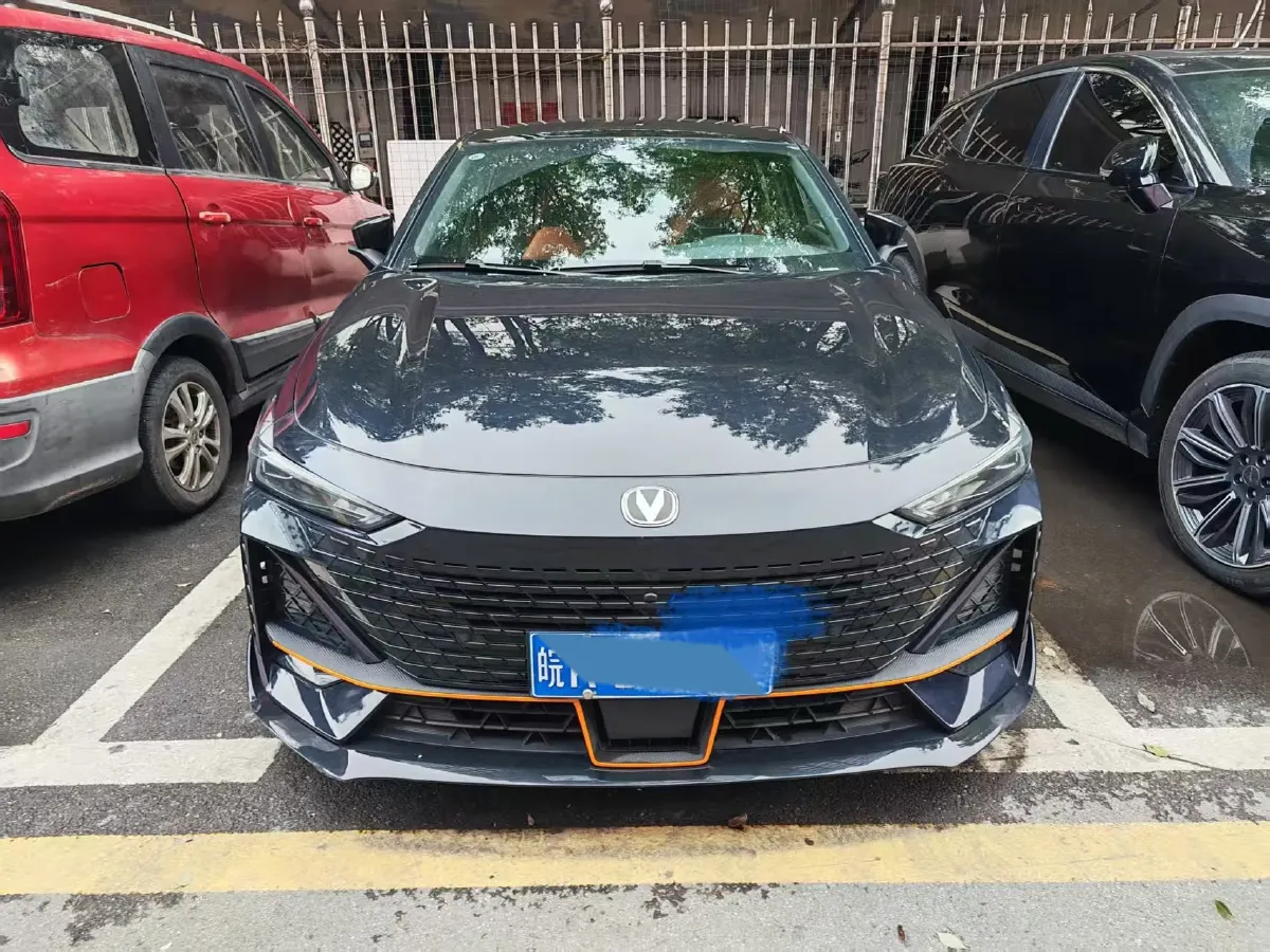 2023 ChangAn UNI-V 1.5T 188HP L4 7DCT,autocango,china used car exporter,china ev exporter,chinese used car exporter,chinese used ev exporter