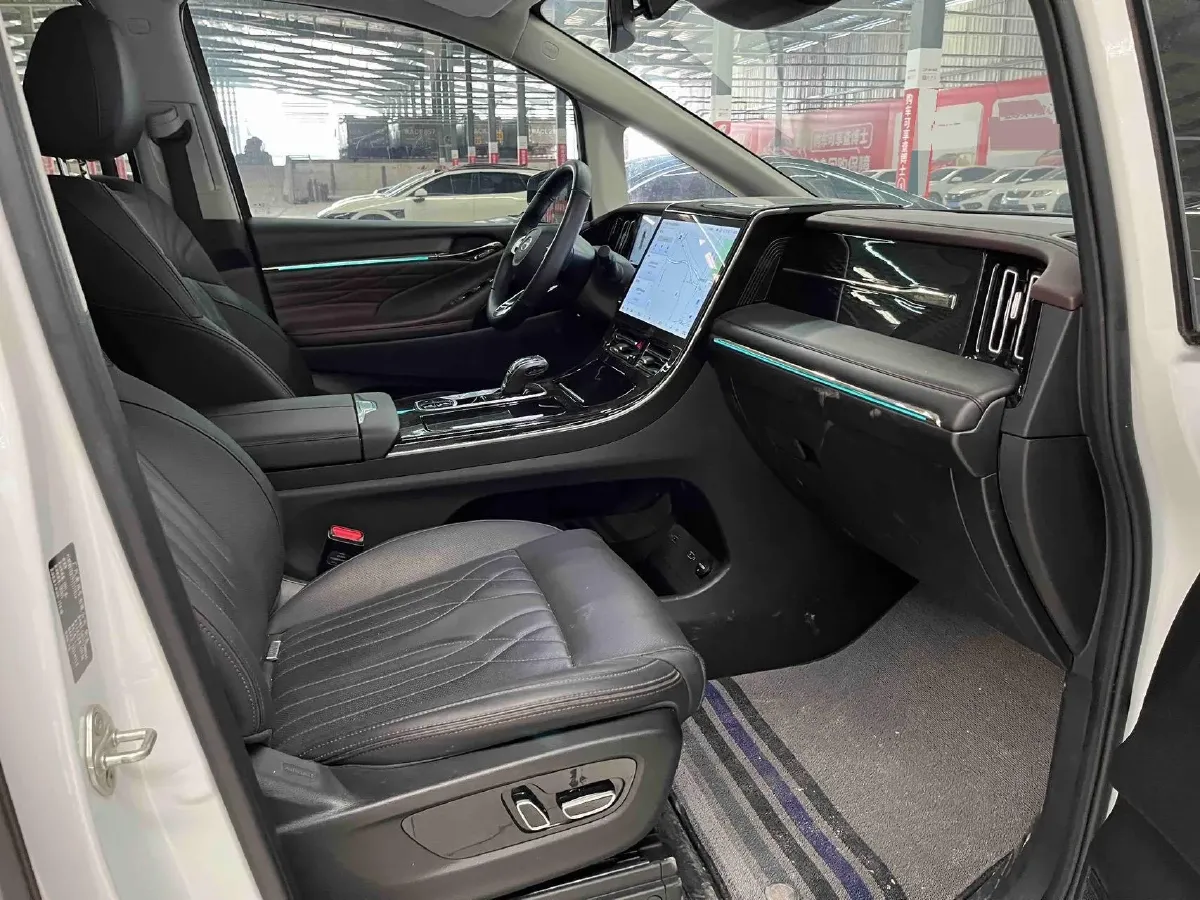 2024 GAC Trumpchi M8 2.0T 252HP L4 8AT,autocango,china used car exporter,china ev exporter,chinese used car exporter,chinese used ev exporter