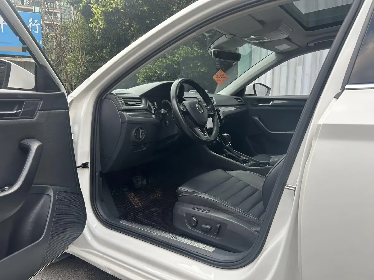 2018 Skoda Kodiak 1.8T 180HP L4 7DCT,autocango,china used car exporter,china ev exporter,chinese used car exporter,chinese used ev exporter