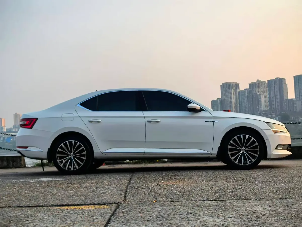 2018 Skoda Kodiak 1.8T 180HP L4 7DCT,autocango,china used car exporter,china ev exporter,chinese used car exporter,chinese used ev exporter