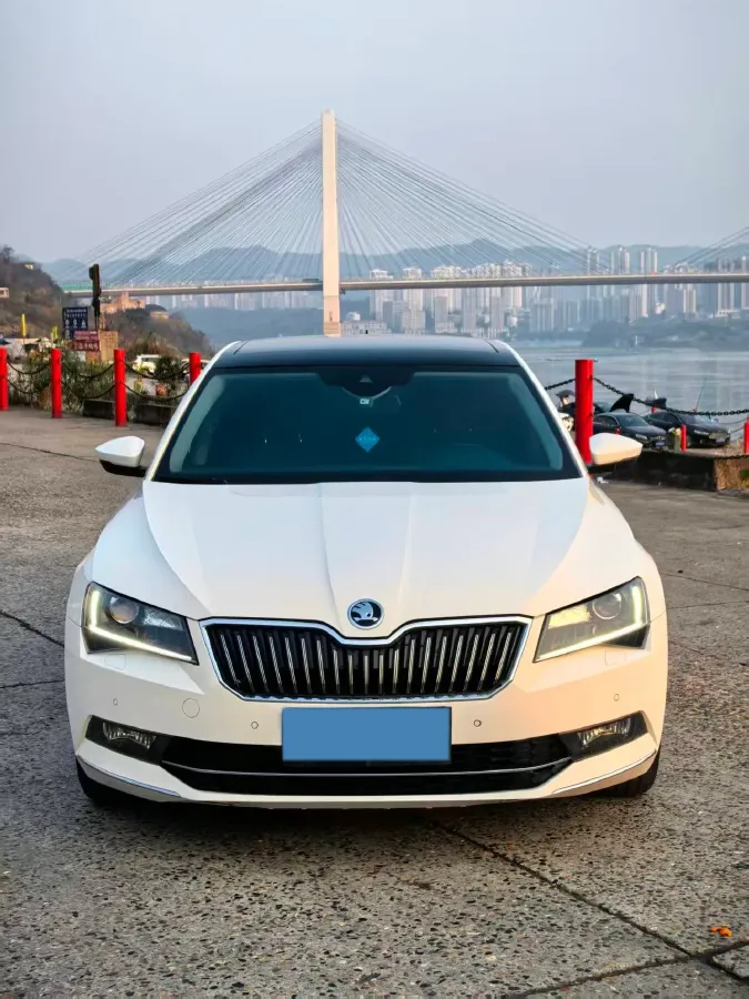 2018 Skoda Kodiak 1.8T 180HP L4 7DCT,autocango,china used car exporter,china ev exporter,chinese used car exporter,chinese used ev exporter