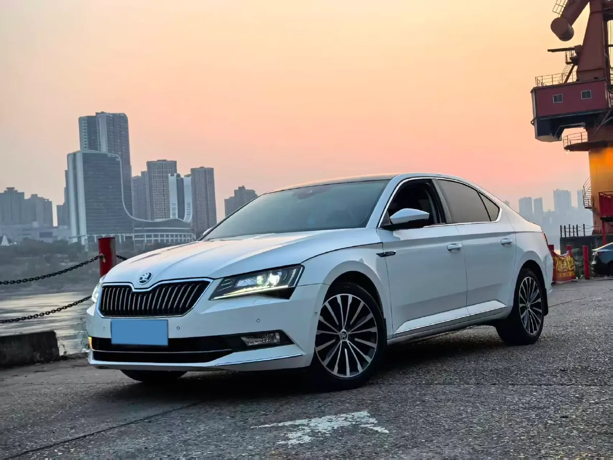 2018 Skoda Kodiak 1.8T 180HP L4 7DCT,autocango,china used car exporter,china ev exporter,chinese used car exporter,chinese used ev exporter