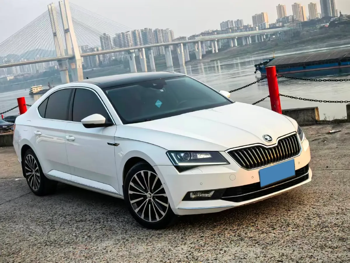 2018 Skoda Kodiak 1.8T 180HP L4 7DCT,autocango,china used car exporter,china ev exporter,chinese used car exporter,chinese used ev exporter