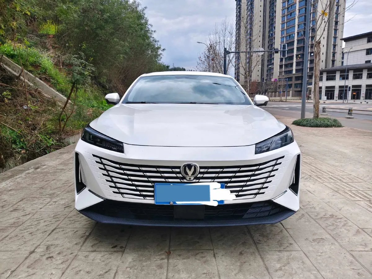 2024 ChangAn Eado 1.5T 170HP L4 7DCT,autocango,china used car exporter,china ev exporter,chinese used car exporter,chinese used ev exporter