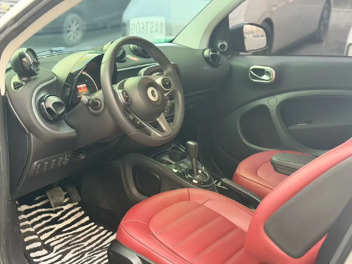 2017 Smart smart fortwo 1.0L 71HP L3 6DCT,autocango,china used car exporter,china ev exporter,chinese used car exporter,chinese used ev exporter