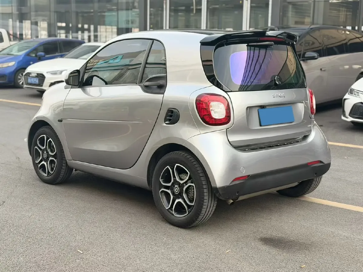 2017 Smart smart fortwo 1.0L 71HP L3 6DCT,autocango,china used car exporter,china ev exporter,chinese used car exporter,chinese used ev exporter