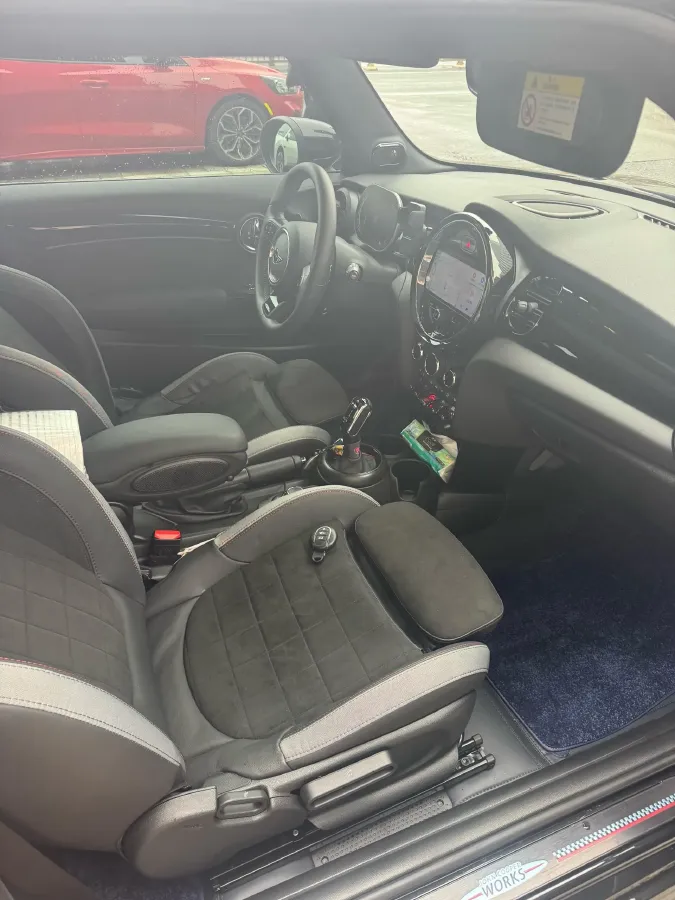 2023 MINI MINI 2.0T 178HP L4 7DCT,autocango,china used car exporter,china ev exporter,chinese used car exporter,chinese used ev exporter