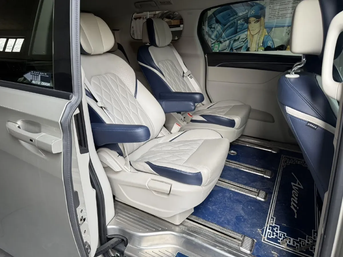 2021 Buick GL8 2.0T 237HP L4 9AT,autocango,china used car exporter,china ev exporter,chinese used car exporter,chinese used ev exporter