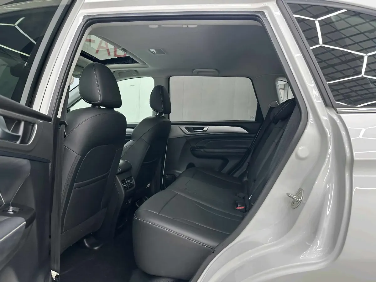 2021 Haval M6 1.5T 150HP L4 7DCT,autocango,china used car exporter,china ev exporter,chinese used car exporter,chinese used ev exporter