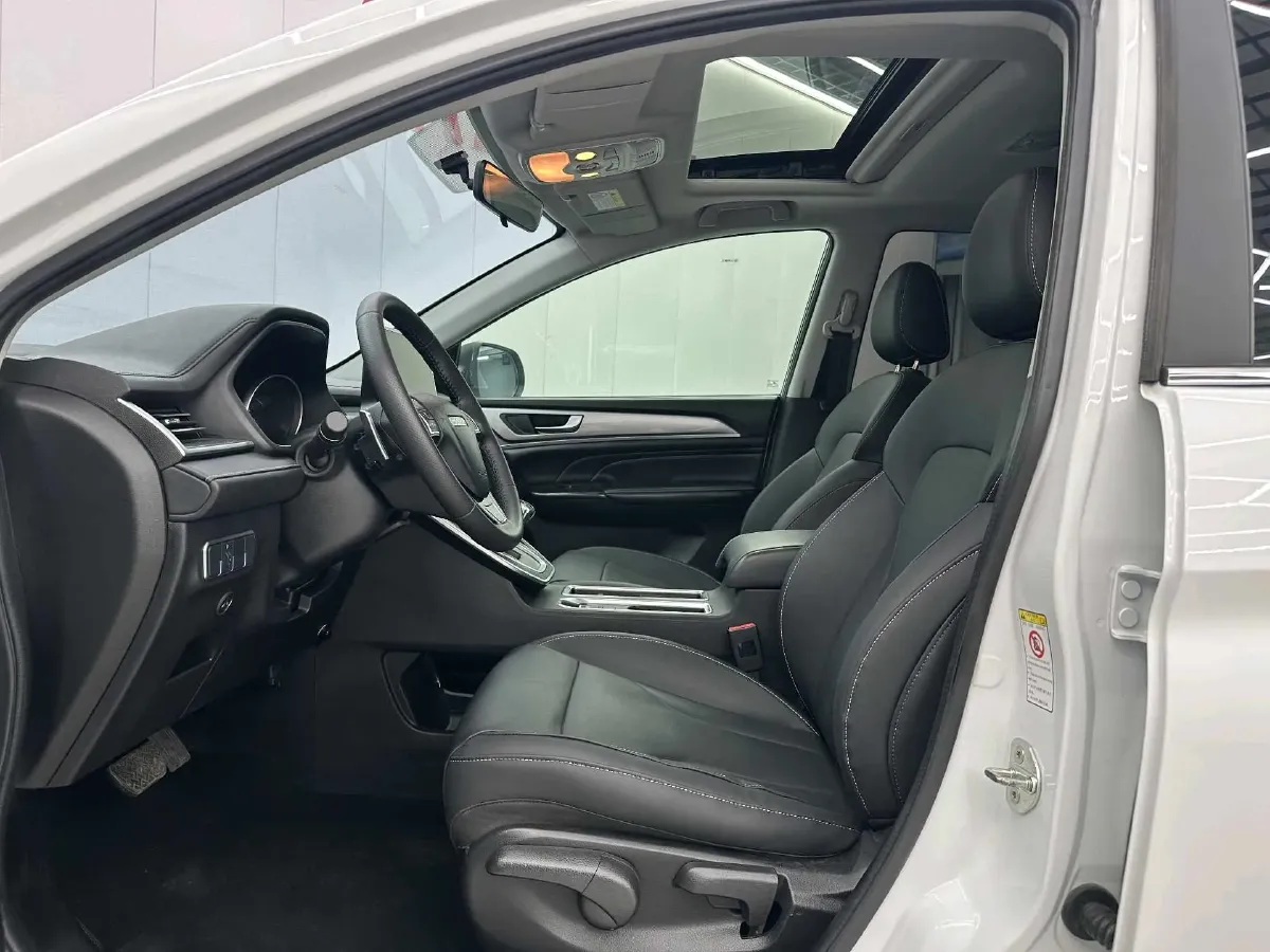 2021 Haval M6 1.5T 150HP L4 7DCT,autocango,china used car exporter,china ev exporter,chinese used car exporter,chinese used ev exporter