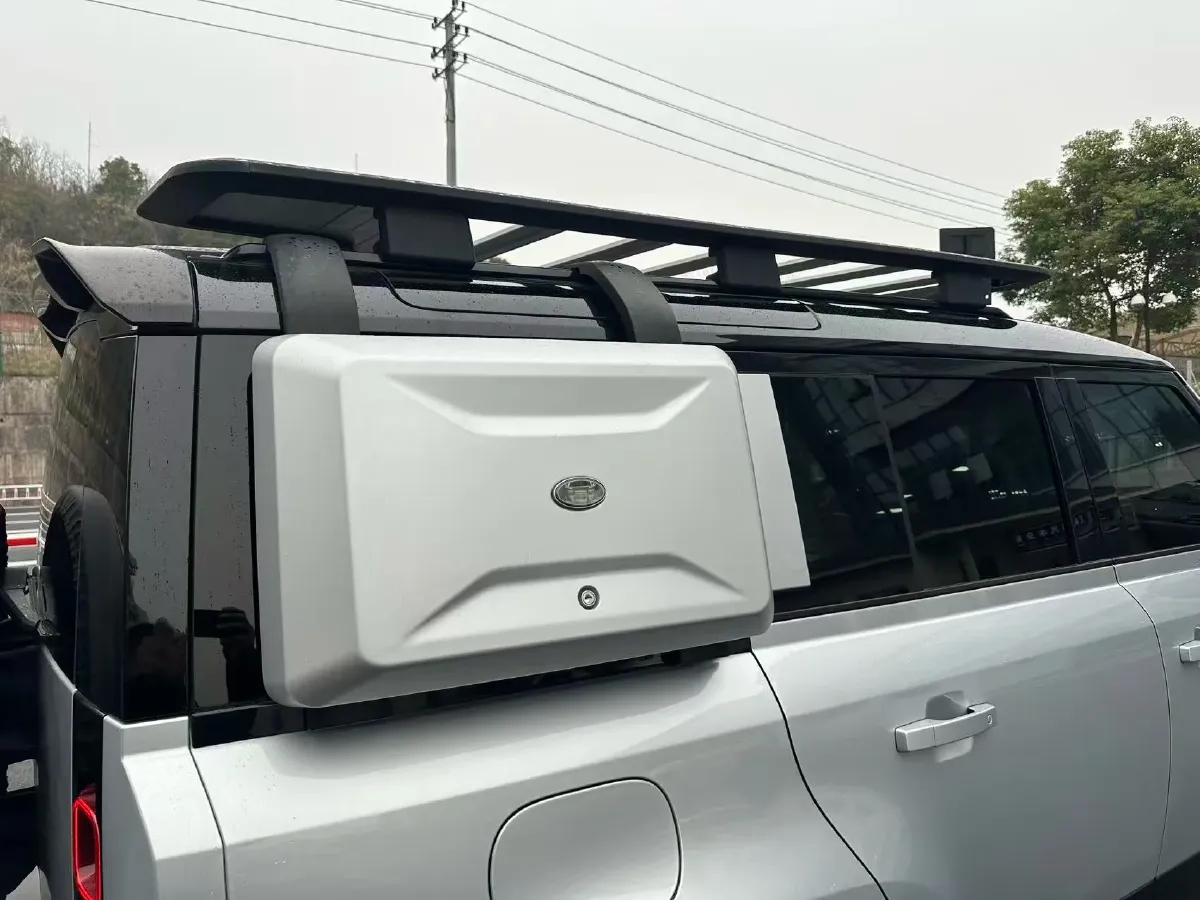 2022 Land Rover Defender 3.0T 400HP L6 8AT,autocango,china used car exporter,china ev exporter,chinese used car exporter,chinese used ev exporter