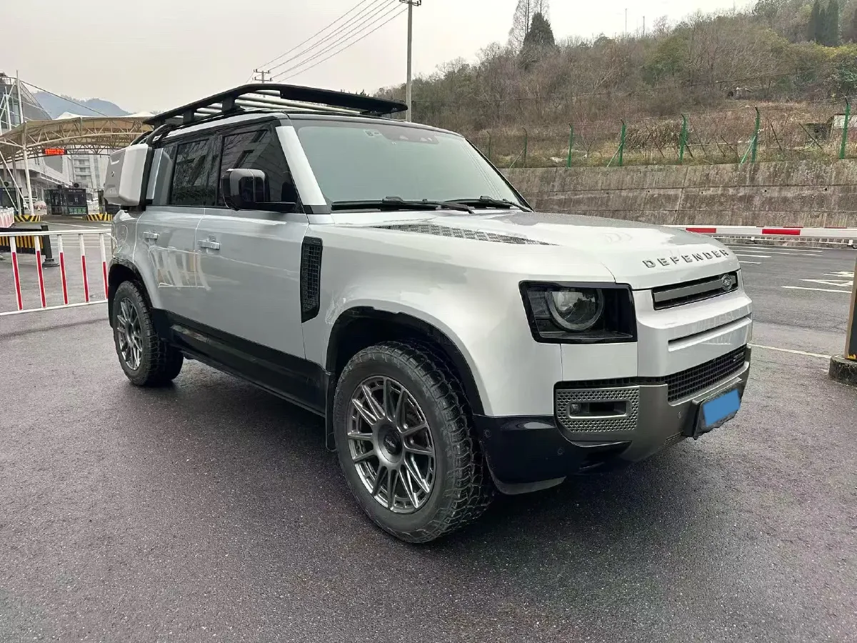 2022 Land Rover Defender 3.0T 400HP L6 8AT,autocango,china used car exporter,china ev exporter,chinese used car exporter,chinese used ev exporter