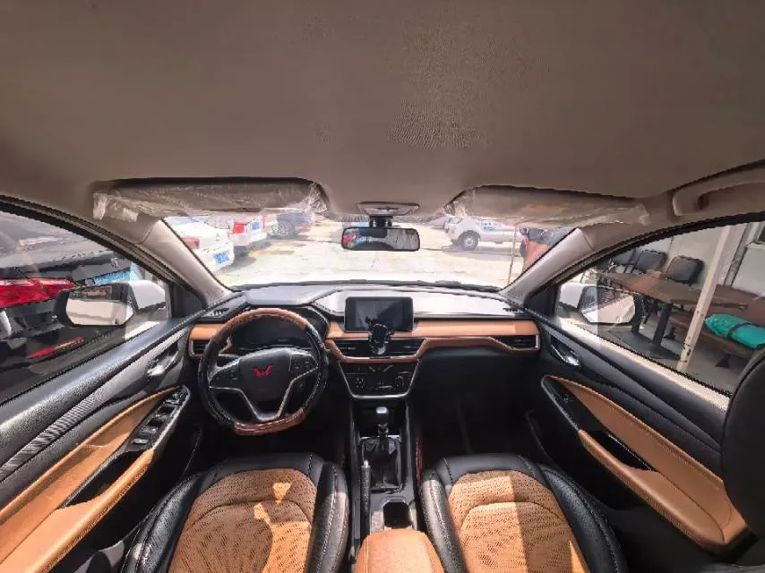 2019 WuLing HongGuang S3 1.5L 99HP L4 6MT,autocango,china used car exporter,china ev exporter,chinese used car exporter,chinese used ev exporter