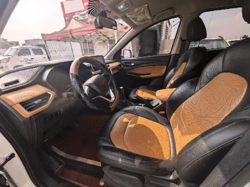 2019 WuLing HongGuang S3 1.5L 99HP L4 6MT,autocango,china used car exporter,china ev exporter,chinese used car exporter,chinese used ev exporter