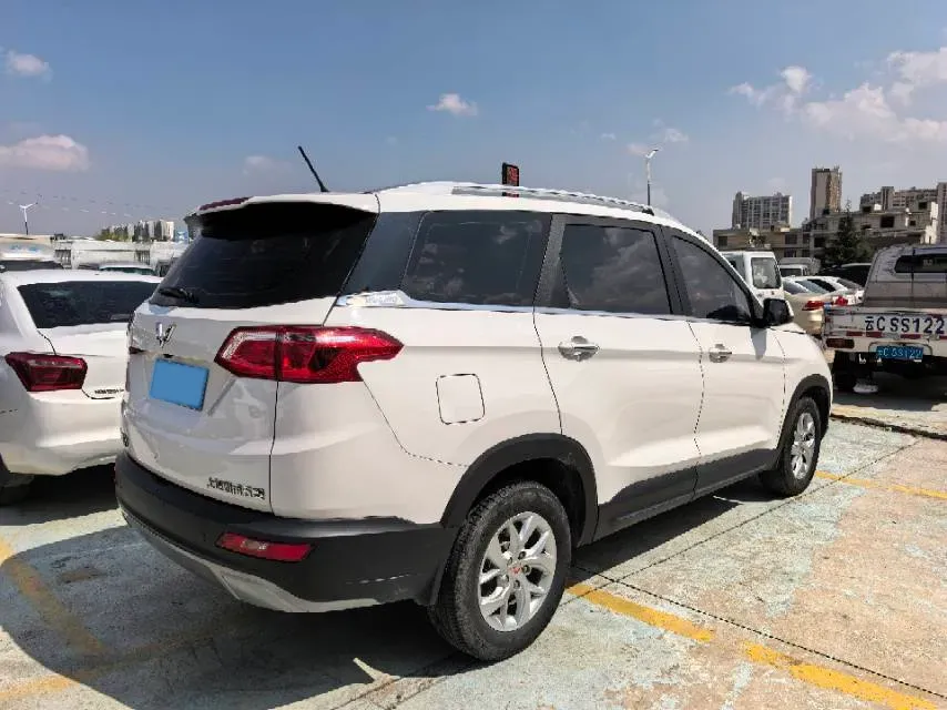 2019 WuLing HongGuang S3 1.5L 99HP L4 6MT,autocango,china used car exporter,china ev exporter,chinese used car exporter,chinese used ev exporter
