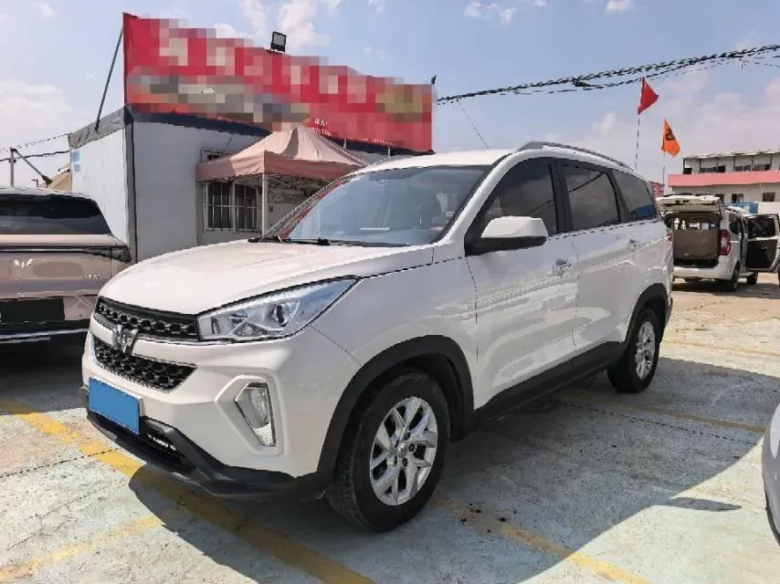 2019 WuLing HongGuang S3 1.5L 99HP L4 6MT,autocango,china used car exporter,china ev exporter,chinese used car exporter,chinese used ev exporter