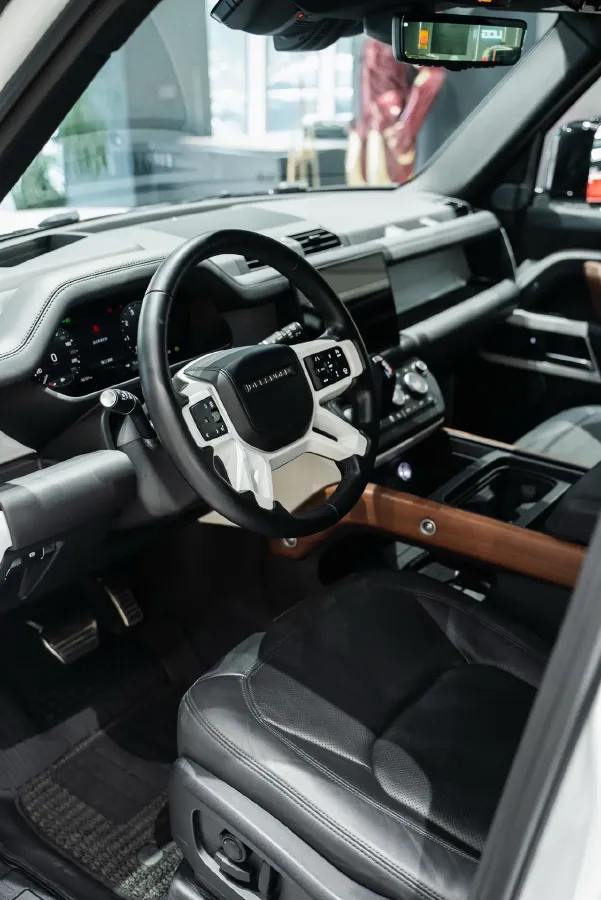 2024 Land Rover Defender 3.0T 400HP L6 8AT,autocango,china used car exporter,china ev exporter,chinese used car exporter,chinese used ev exporter