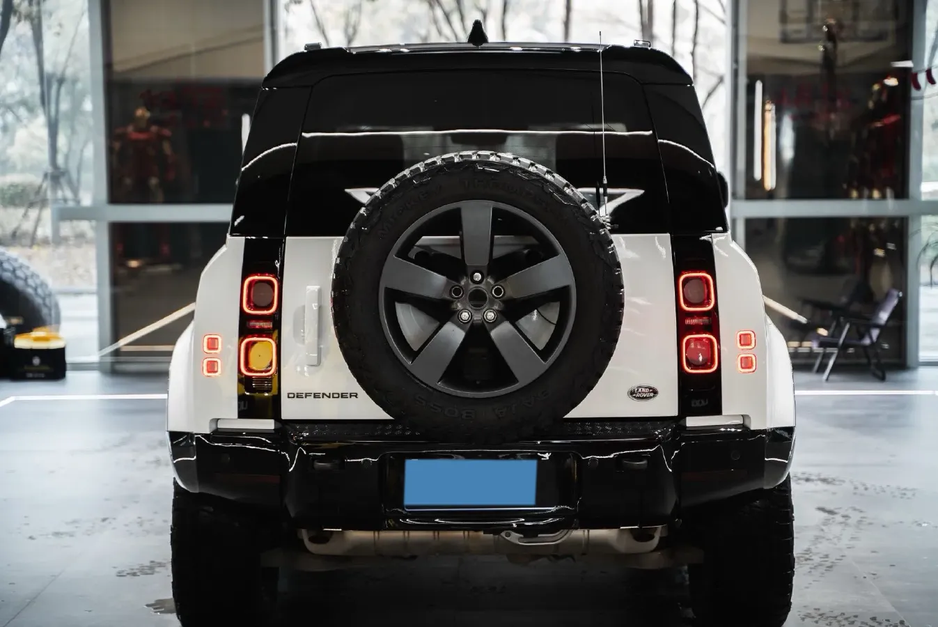 2024 Land Rover Defender 3.0T 400HP L6 8AT,autocango,china used car exporter,china ev exporter,chinese used car exporter,chinese used ev exporter