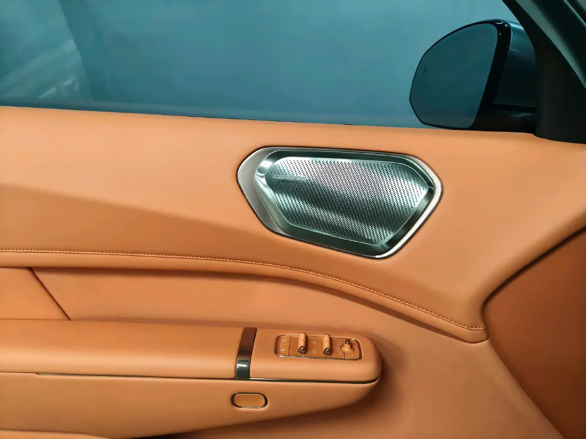 2025 LYNK&CO 900 1.5T 190HP L4 3DHT PHEV 43.3KWH,autocango,china used car exporter,china ev exporter,chinese used car exporter,chinese used ev exporter