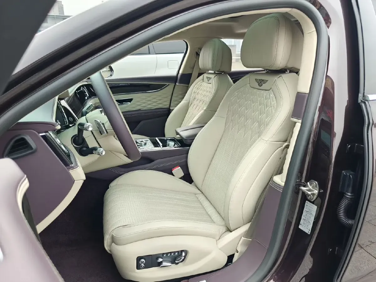 2023 Bentley Flying Spur 4.0T 550HP V8 8DCT,autocango,china used car exporter,china ev exporter,chinese used car exporter,chinese used ev exporter