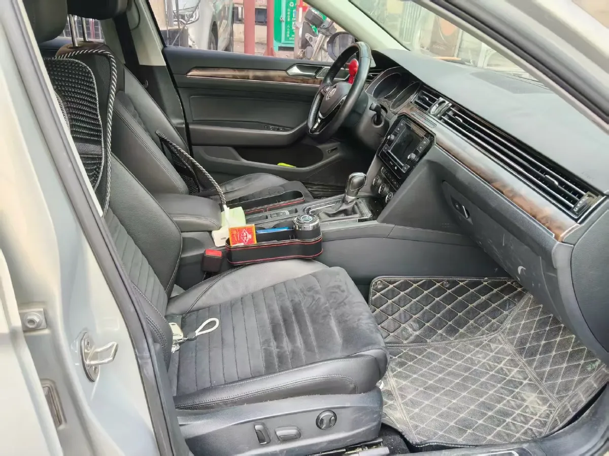 2018 Volkswagen Magotan 1.8T 180HP L4 7DCT,autocango,china used car exporter,china ev exporter,chinese used car exporter,chinese used ev exporter