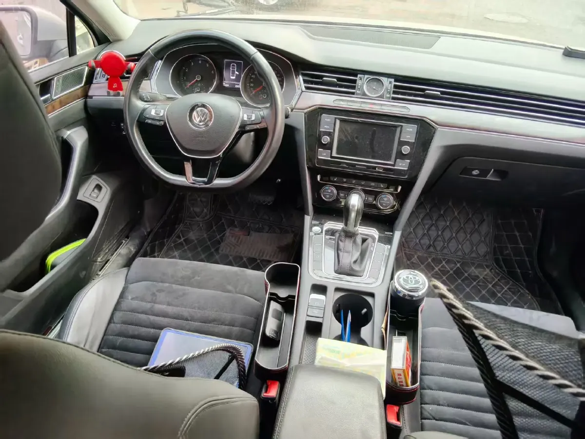 2018 Volkswagen Magotan 1.8T 180HP L4 7DCT,autocango,china used car exporter,china ev exporter,chinese used car exporter,chinese used ev exporter