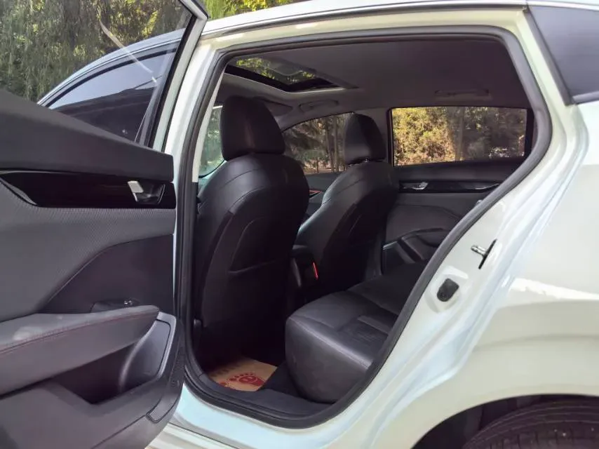 2021 DongFeng Aeolus YiXuan 1.5T 150HP L4 6DCT,autocango,china used car exporter,china ev exporter,chinese used car exporter,chinese used ev exporter