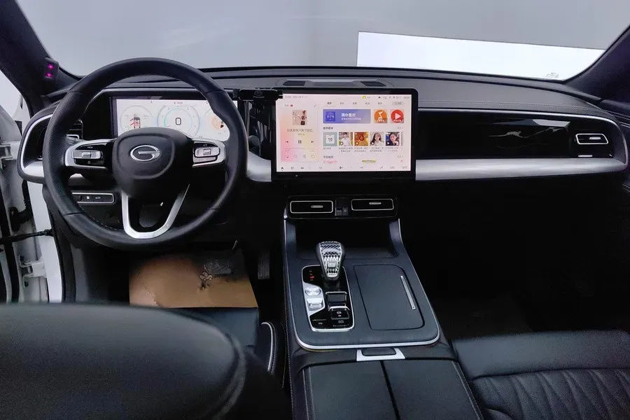 2024 GAC Trumpchi GS8 2.0T 252HP L4 8AT,autocango,china used car exporter,china ev exporter,chinese used car exporter,chinese used ev exporter