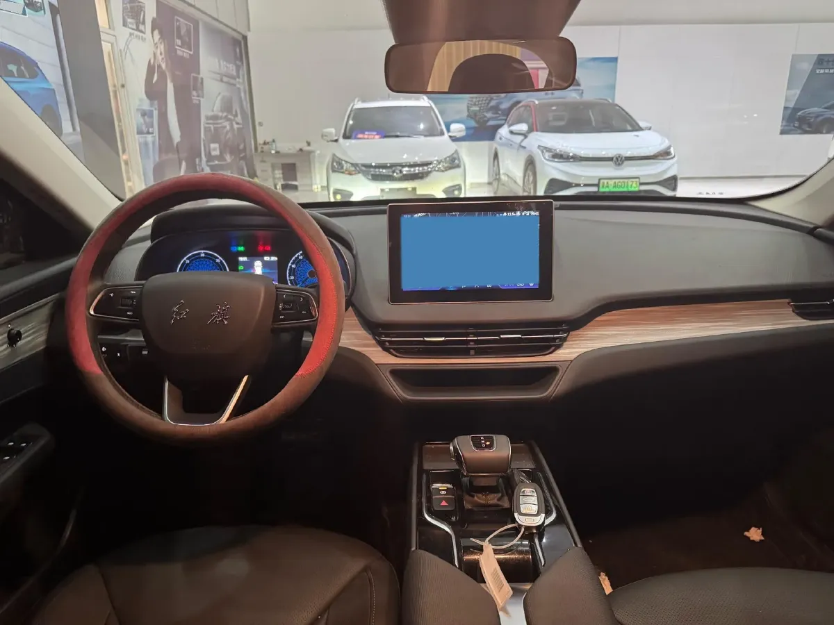 2024 HongQi E-QM5 BEV 72KWH,autocango,china used car exporter,china ev exporter,chinese used car exporter,chinese used ev exporter