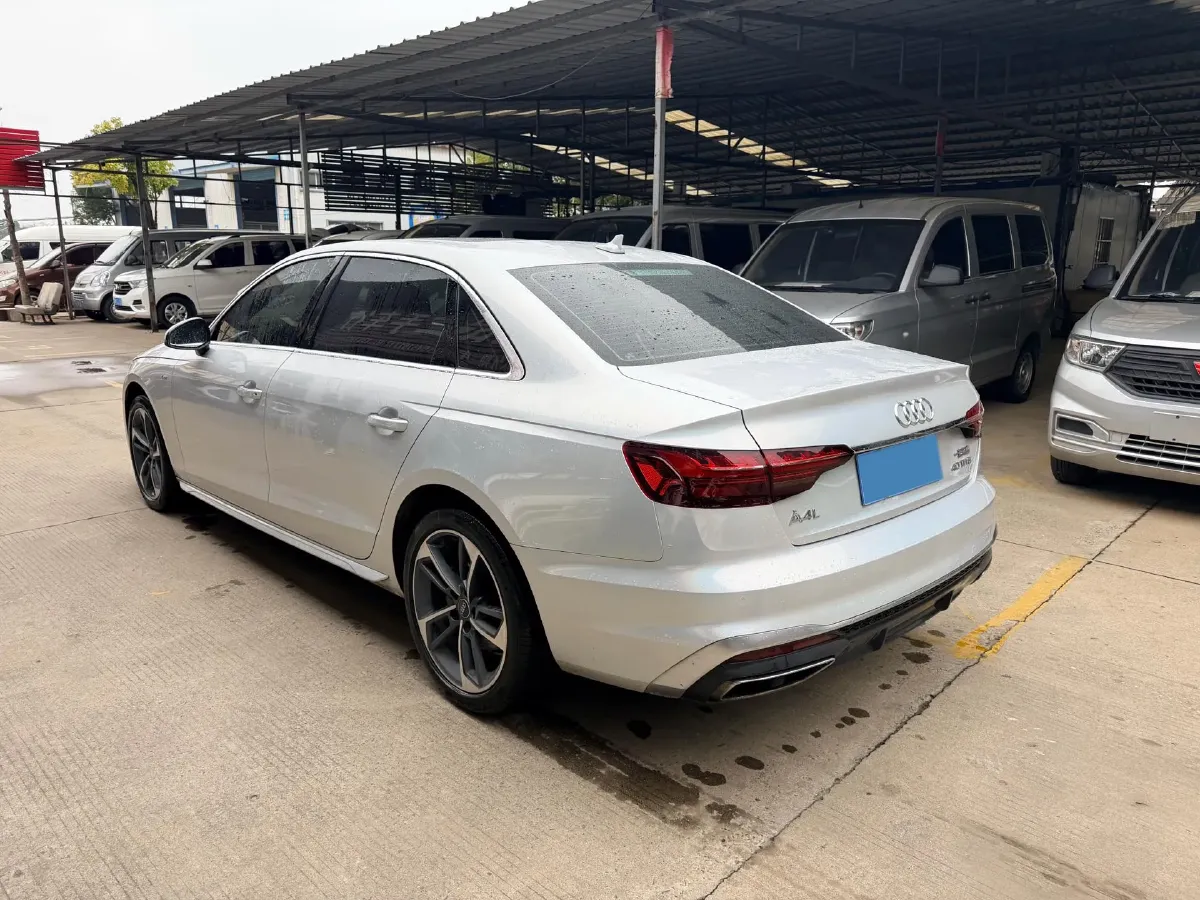 2023 Audi A4L 2.0T 190HP L4 7DCT,autocango,china used car exporter,china ev exporter,chinese used car exporter,chinese used ev exporter