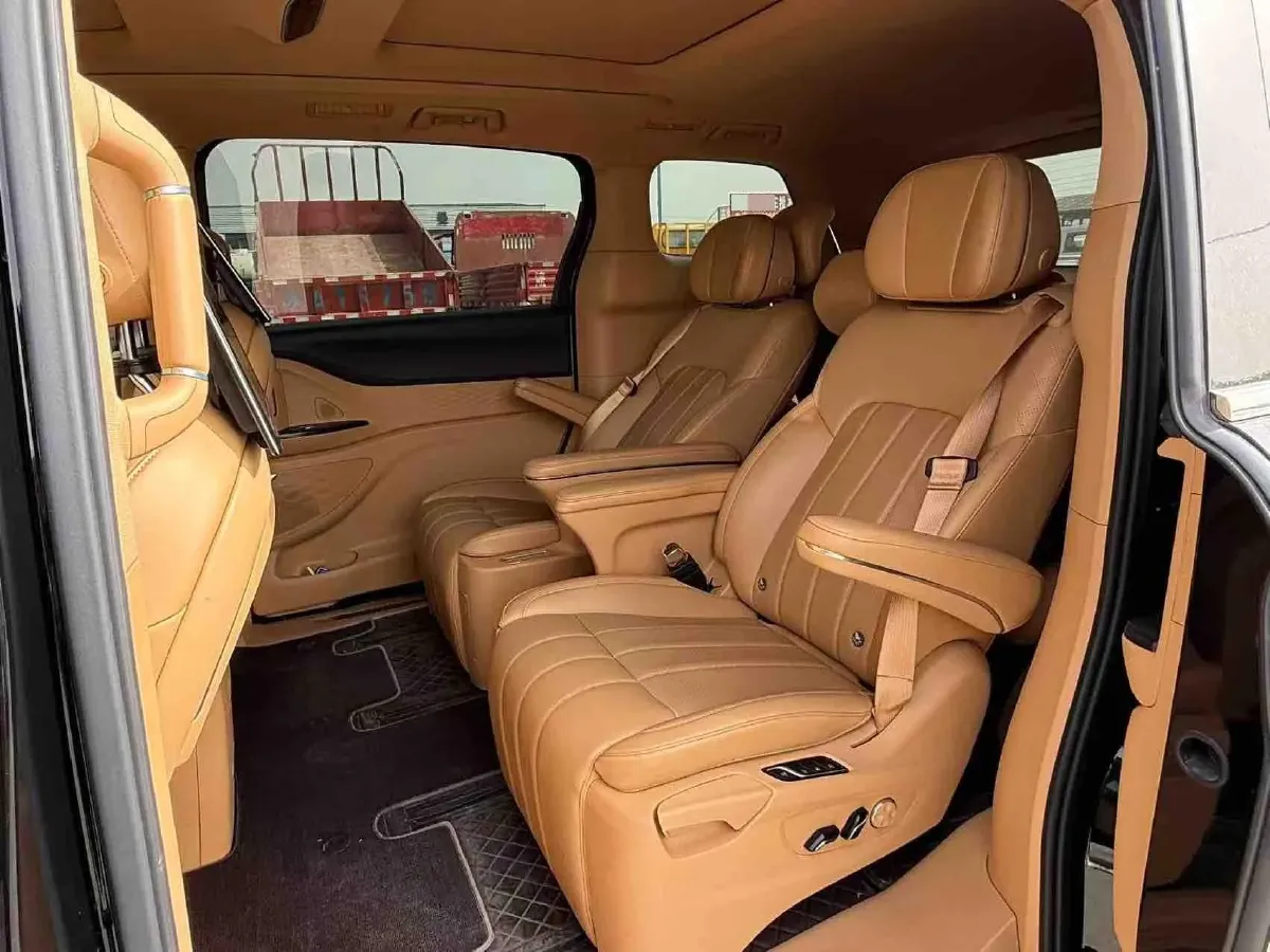 2022 Voyah Dream 1.5T 136HP L4 PHEV 25.57KWH,autocango,china used car exporter,china ev exporter,chinese used car exporter,chinese used ev exporter