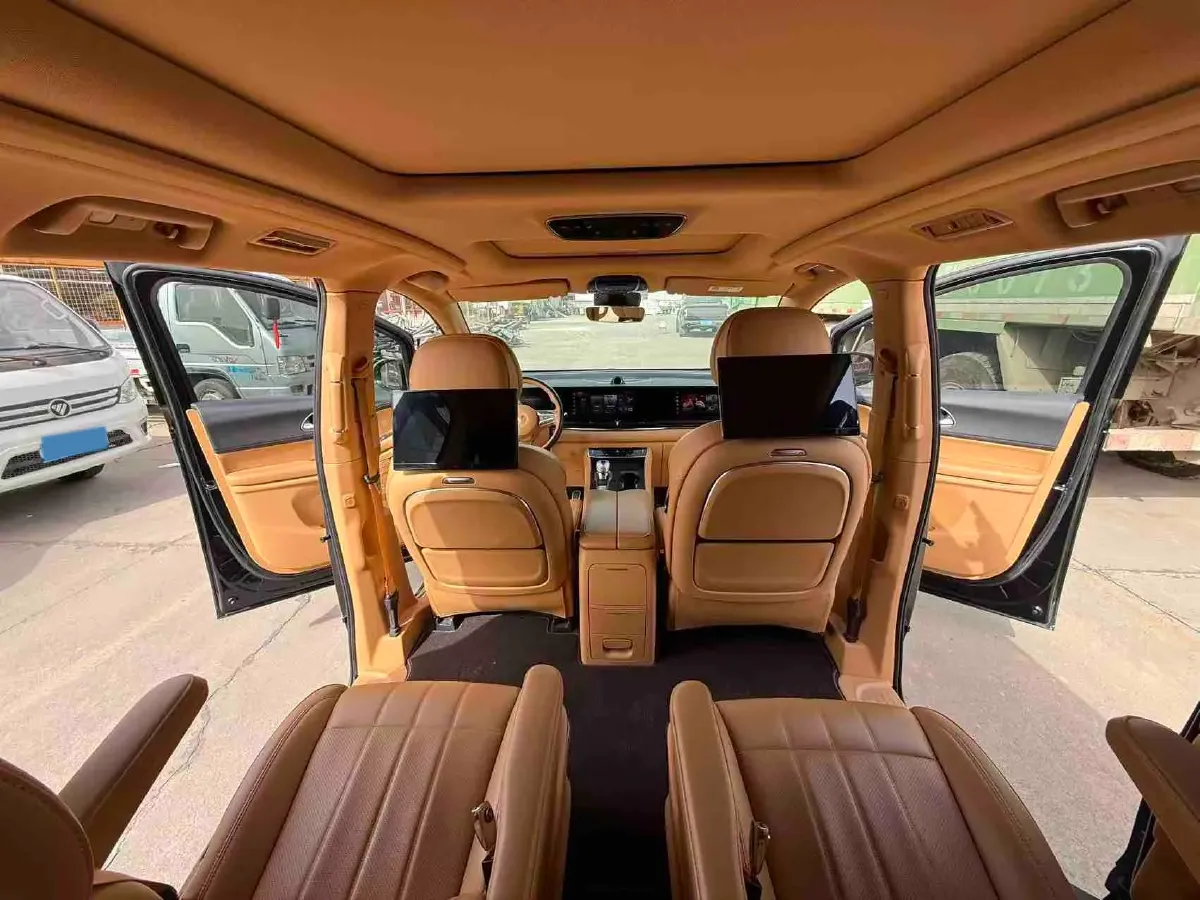 2022 Voyah Dream 1.5T 136HP L4 PHEV 25.57KWH,autocango,china used car exporter,china ev exporter,chinese used car exporter,chinese used ev exporter