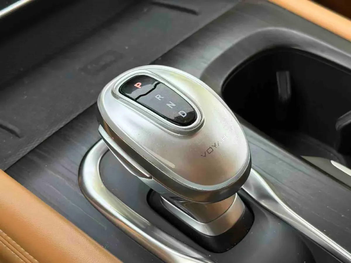 2022 Voyah Dream 1.5T 136HP L4 PHEV 25.57KWH,autocango,china used car exporter,china ev exporter,chinese used car exporter,chinese used ev exporter