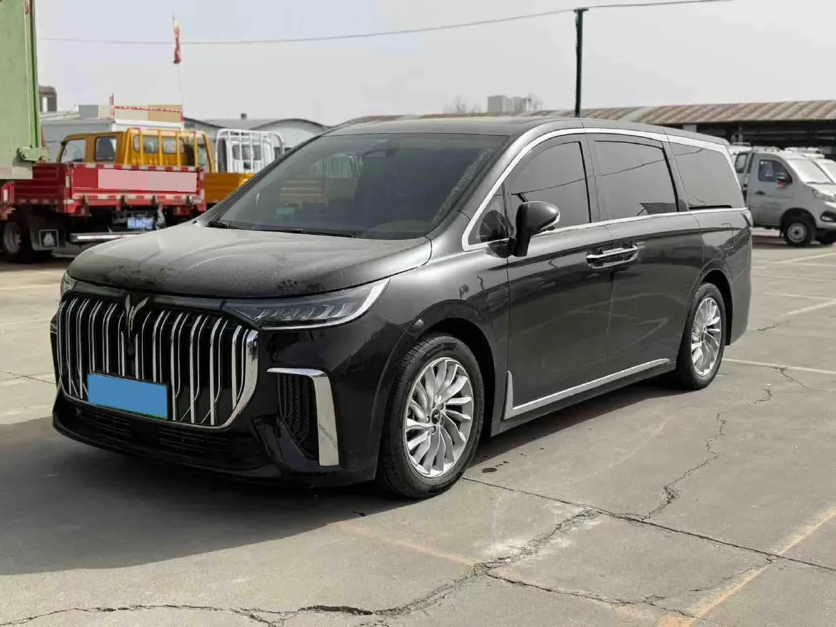 2022 Voyah Dream 1.5T 136HP L4 PHEV 25.57KWH,autocango,china used car exporter,china ev exporter,chinese used car exporter,chinese used ev exporter