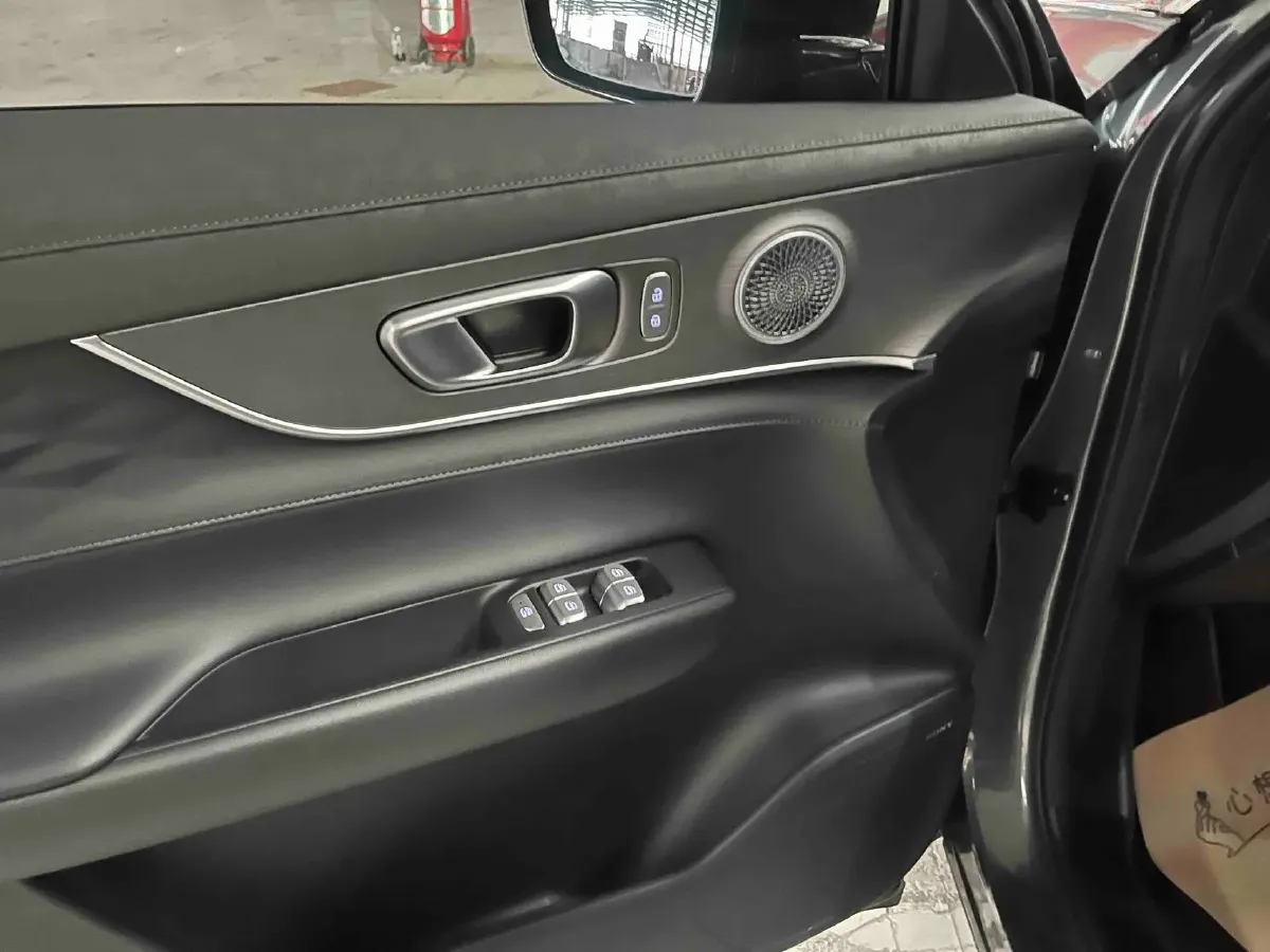 2025 Chery Tiggo 8 Plus 1.6T 197HP L4 7DCT,autocango,china used car exporter,china ev exporter,chinese used car exporter,chinese used ev exporter