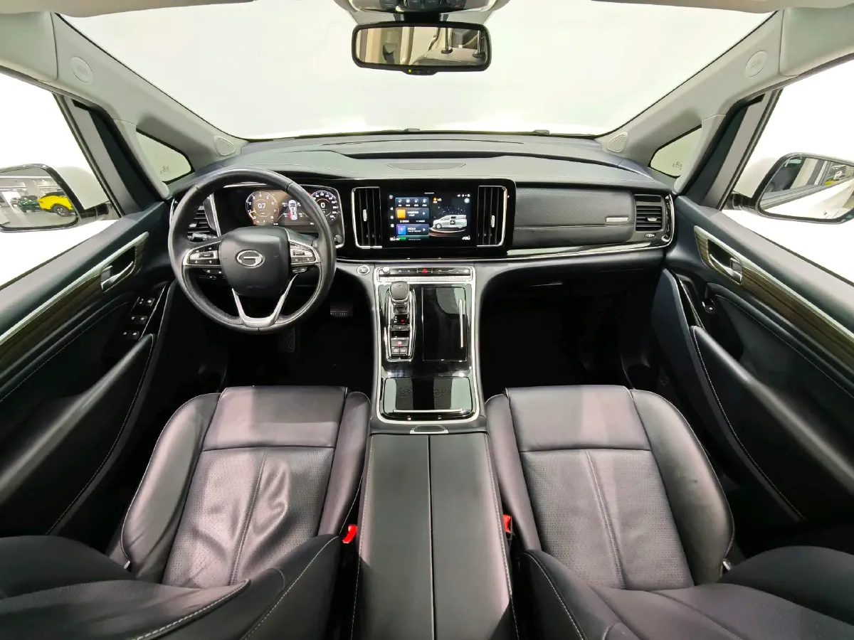 2021 GAC Trumpchi M8 2.0T 252HP L4 8AT,autocango,china used car exporter,china ev exporter,chinese used car exporter,chinese used ev exporter