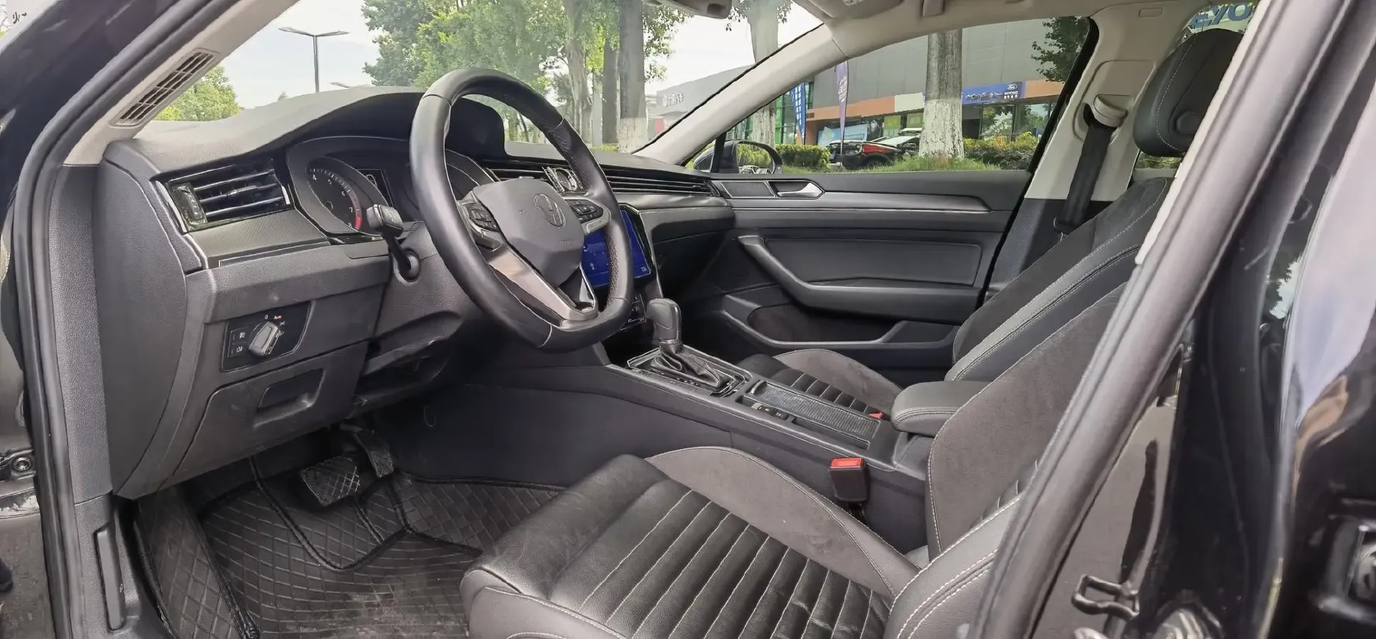 2020 Volkswagen Magotan 2.0T 186HP L4 7DCT,autocango,china used car exporter,china ev exporter,chinese used car exporter,chinese used ev exporter