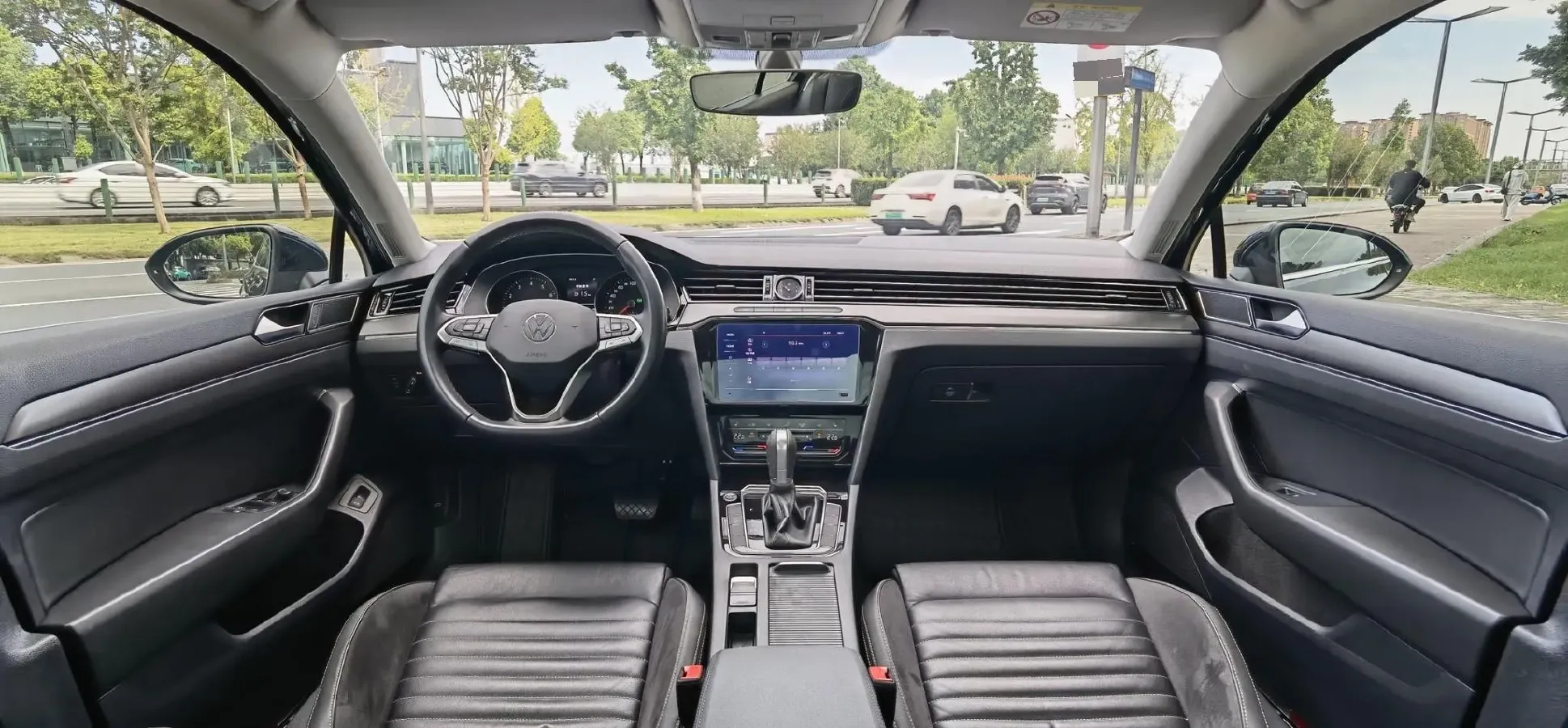 2020 Volkswagen Magotan 2.0T 186HP L4 7DCT,autocango,china used car exporter,china ev exporter,chinese used car exporter,chinese used ev exporter