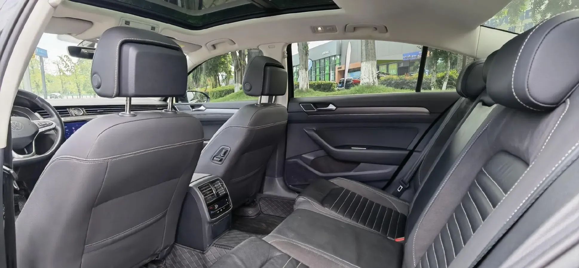 2020 Volkswagen Magotan 2.0T 186HP L4 7DCT,autocango,china used car exporter,china ev exporter,chinese used car exporter,chinese used ev exporter