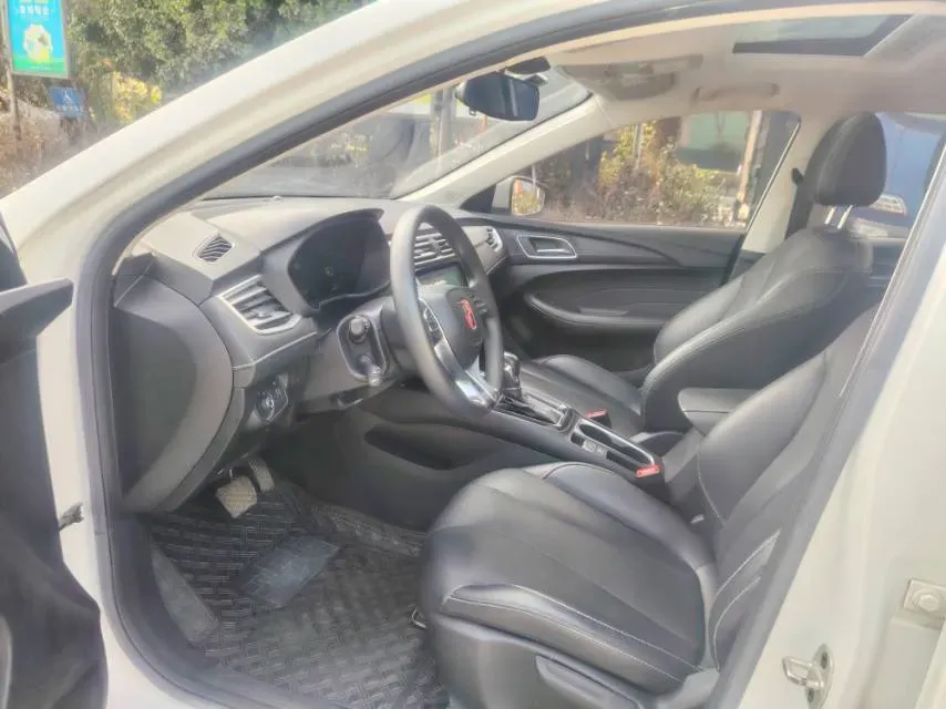 2020 Roewe i5 1.5L 120HP L4 CVT,autocango,china used car exporter,china ev exporter,chinese used car exporter,chinese used ev exporter