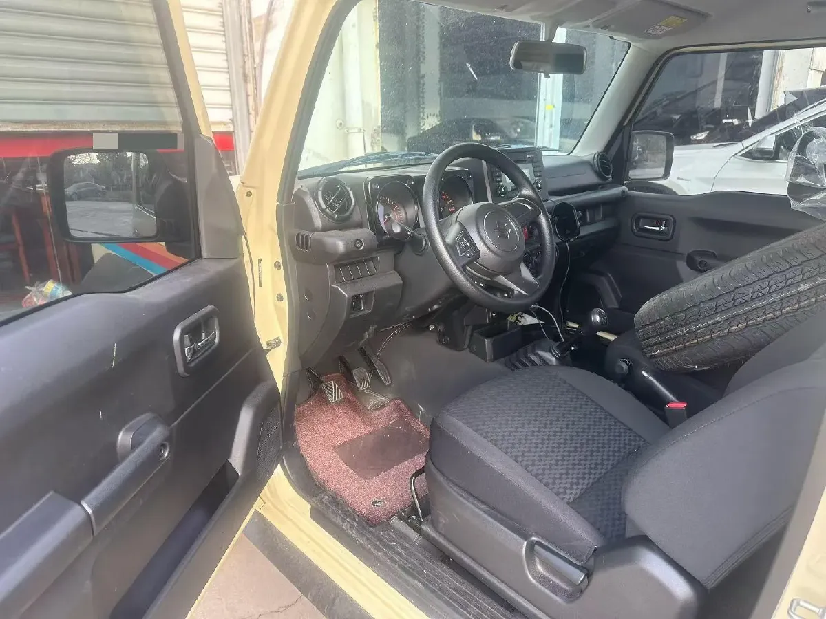 2025 Geely Coolray 1.5L 126HP L4 5MT,autocango,china used car exporter,china ev exporter,chinese used car exporter,chinese used ev exporter