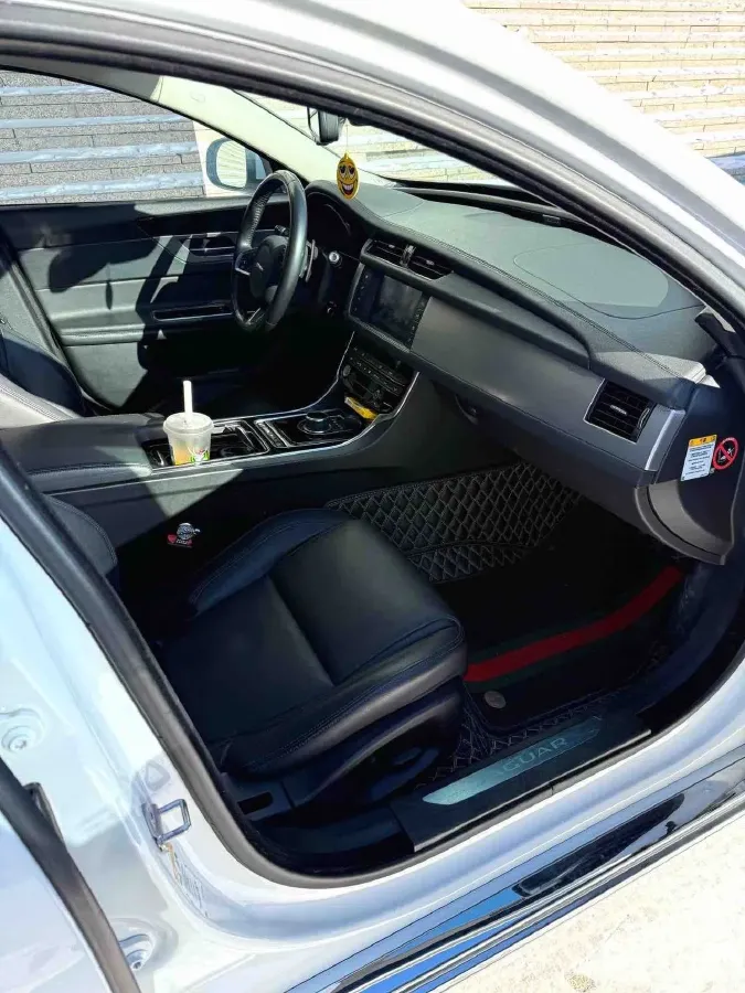 2018 Jaguar XFL 2.0T 200HP L4 8AT,autocango,china used car exporter,china ev exporter,chinese used car exporter,chinese used ev exporter